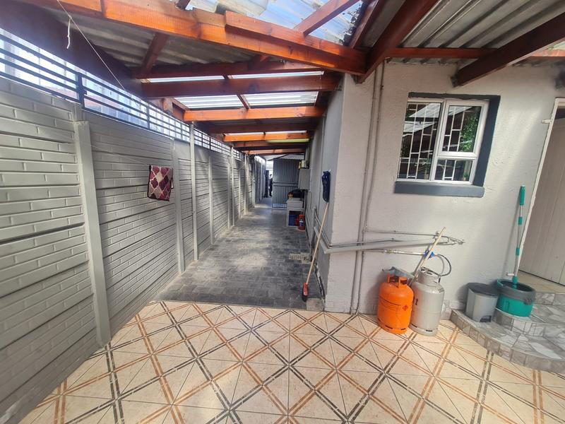 2 Bedroom Property for Sale in Ruyterwacht Western Cape